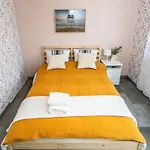 Spacious And Cozy House 3 Bedrooms *