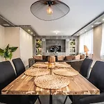 Spacious And Cozy House 3 Bedrooms * サン・タヴォル