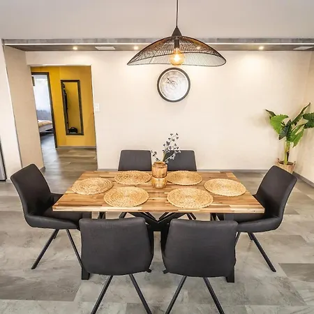 Semesterbostad Spacious And Cozy House 3 Bedrooms *