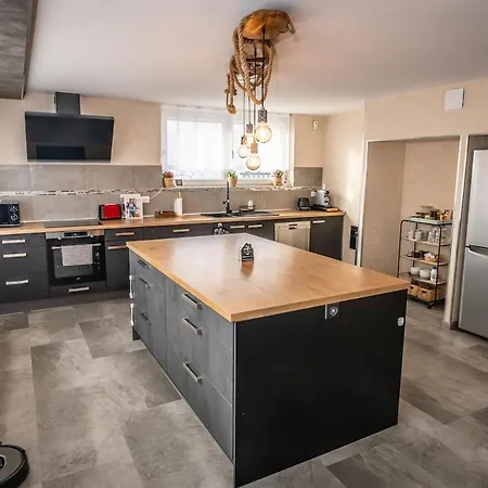 Spacious And Cozy House 3 Bedrooms Semesterbostad *
