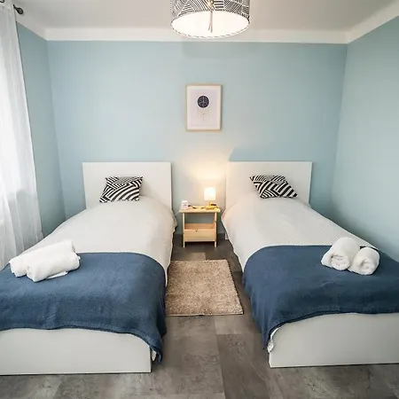 Spacious And Cozy House 3 Bedrooms Semesterbostad