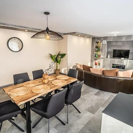 Spacious And Cozy House 3 Bedrooms *