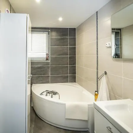 Semesterbostad Spacious And Cozy House 3 Bedrooms *