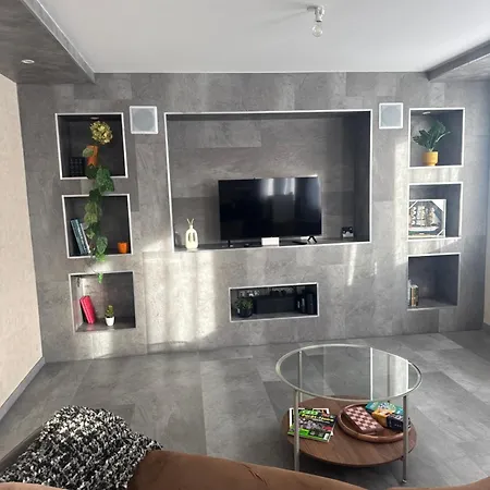 Spacious And Cozy House 3 Bedrooms *