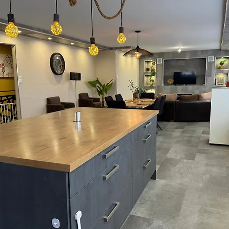 بيت للعطل Spacious And Cozy House 3 Bedrooms *