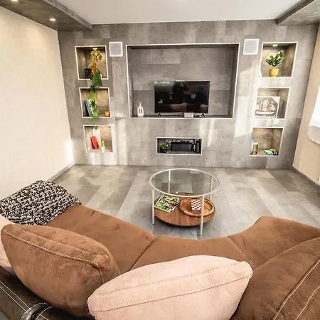 Spacious And Cozy House 3 Bedrooms Semesterbostad *
