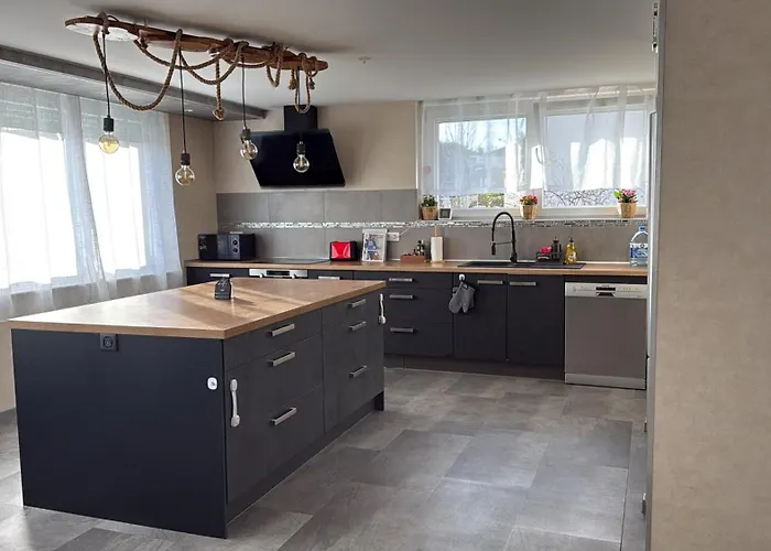 Spacious And Cozy House 3 Bedrooms Semesterbostad *