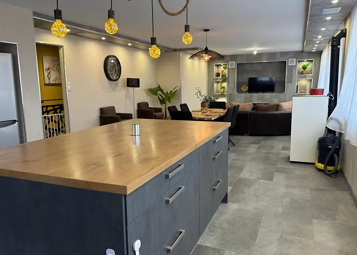 Semesterbostad Spacious And Cozy House 3 Bedrooms *