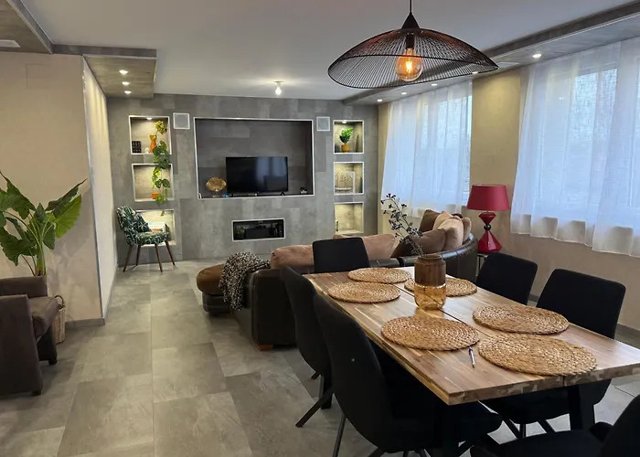 Semesterbostad Spacious And Cozy House 3 Bedrooms *